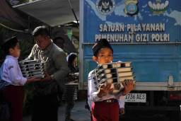 Menteri Bappenas, Tegaskan MBG Lebih Mendesak Ketimbang Pekerjaan