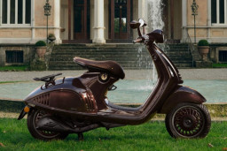 Skutik Legend Vespa 946 Horse Luncurkan Edisi Terbatas, Spesial Rayakan Tahun Kuda