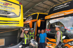 Ramp Check Angkutan Umum di Balerejo, Polisi Tegaskan Keselamatan Penumpang Harga Mati