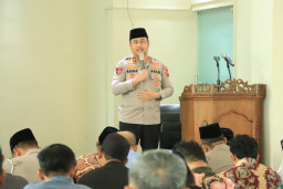 Perkuat Kebersamaan Ramadan, Kapolres Gresik Sampaikan Pesan Kamtibmas Saat Salat Jumat