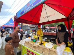 PLN dan Rumah BUMN Pacitan Gelar Bazar Kampoeng Ramadhan Libatkan UMKM Lokal