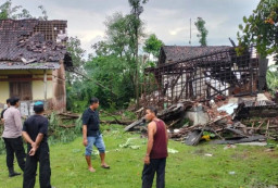 Diterjang Angin Puting Beliung, Puluhan Rumah Warga di Tulungagung Alami Kerusakan Berat