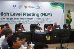Mbak Wali Pimpin High Level Meeting TPID, Ajak Kolaborasi Jaga Stabilitas Harga dan Pasokan Jelang Ramadan dan Idulfitri