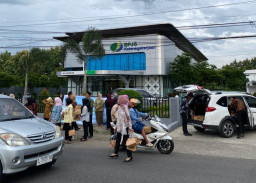 Emplotee Voluntering, BPJS Ketenagakerjaan Mojokerto Bagikan Takjil Gratis