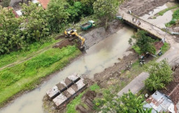 Cegah Banjir, Pemkab Sidoarjo Genjot Normalisasi Sungai di 4 Lokasi Berbeda