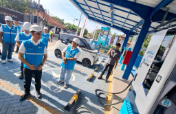 Siaga Ramadan dan Idul Fitri, PLN Sediakan 297 SPKLU di Jawa Timur untuk Dukung Perjalanan Kendaraan Listrik