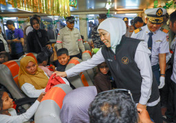 Gubernur Khofifah Berangkatkan 3.000 Peserta Mudik Gratis Kapal Laut dari Pelabuhan Jangkar