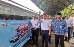 PLN UID Jatim Berangkatkan 640 Pemudik Gratis Naik KA Jayakarta dari Surabaya