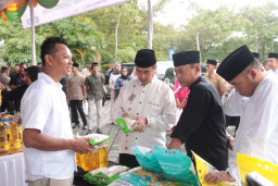 120 Ribu Warga Miskin di Kabupaten Madiun Terima Bantuan Beras Jelang Lebaran