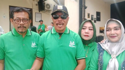 Berbagi Kebahagiaan, Komunitas Seiya Sekata Sidoarjo Berbagi Ratusan Takjil di Juanda