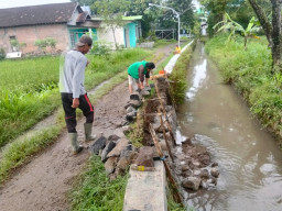 Pemkot Kediri Lakukan Rehabilitasi Saluran Irigasi di Kelurahan Ngampel Sepanjang 115 Meter