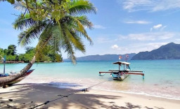 Pesona Pantai Karanggongso, Jadi Primadona Baru Kawasan Selatan Pulau Jawa