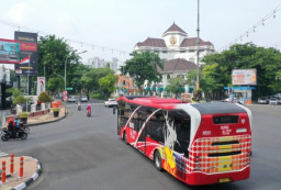 Kepadatan Lalin Jelang Buka Puasa, SITS Dishub Surabaya Prioritaskan Arus Kendaraan