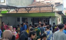 Sambut Malam 27 Ramadhan, Tradisi Unik ‘Bi-Bi’ Berebut Jajan-Angpau di Probolinggo Tampak Meriah