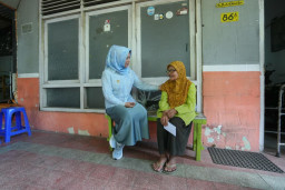 Bersinergi dengan PT Pos Indonesia, Pemkot Mojokerto Salurkan Bantuan bagi 1.077 Lansia Kurang Mampu