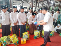 DPD REI Komisariat Sidoarjo Santuni Seribu Yatim 