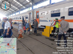 Ops Ketupat Semeru 2026, Polres Blitar Lakukan Pemantauan di Stasiun Wlingi