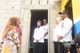 Penyerahan 44 SHM dan 12 Sertifikat PSU, DAK TPPKT 2025 Tuntaskan Kawasan Kumuh di Ketami