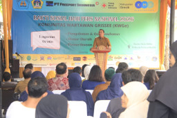 Peringati Hari Pers Nasional, KWGe Gresik Gelar Bakti Sosial untuk Warga