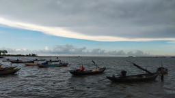 Reklamasi Mengubah Nasib: Nelayan Mengare Gresik Kian Terhimpit, Dari Ratusan Ribu Kini Hanya Puluhan Ribu