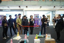 Antusiasme Pengunjung Picu Lonjakan Penjualan UMKM di Ajang Domino Surabaya