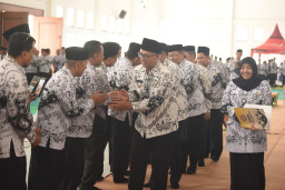 Halal Bihalal Dengan PGRI Kota Kediri, Gus Qowim Harap Perkuat Persaudaraan dan Tingkatkan Kualitas Pendidikan