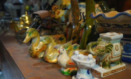 Toko Barang Antik di Padmosusastro Surabaya Tetap Bertahan di Tengah Gempuran Modernitas