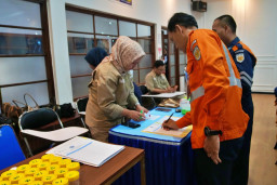 Terus Perangi Narkoba, KAI Daop 7 Madiun Gelar Webinar dan Tes Urine Mendadak