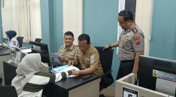Kapolres Gresik Sidak Pelayanan Publik, Pastikan SKCK dan Hotline 110 Berjalan Maksimal