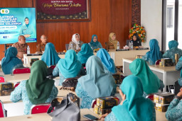 TP PKK Kota Mojokerto Diajak Kembangkan Ekonomi Kreatif Lewat Membatik