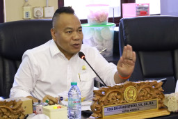 Polemik Batasan Wilyah RW di Dukuh Menanggal, Komisi A Tegaskan Jangan Ada Penguasaan Jalan Umum