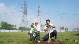 Peringati Hari Bumi, PLN UIT JBM Tanam Pohon dan Perkuat Program GI Andal di Jatigedong