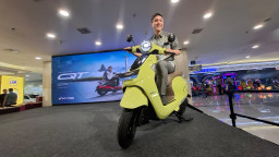 Indomobil Perkenalkan Motor Listrik QT dan QT Pro di Surabaya, Bidik Mobilitas Perkotaan