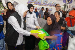 Jelang Idul Adha, Khofifah Gelar Pasar Murah di Kediri Guna Tekan Inflasi dan Jaga Daya Beli Warga