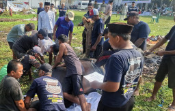 Perkuat Kepedulian Sosial Pada Momen Idul Adha, DLU Distribusikan Ribuan Paket Daging