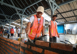 5 Pasar Tradisional Surabaya Terus Dikebut, Ditarget Tuntas Pertengahan Mei 2026