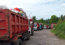 Pasca Surabaya Vaganza 2026, DLH Catat 16 Dump Truck Angkut Sampah Pasca Parade