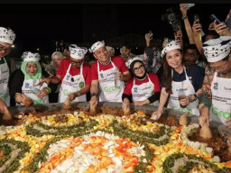 Momentum HJKS Jadi Magnet Wisata, Ribuan Warga Antusias Serbu Festival Rujak Uleg 2026