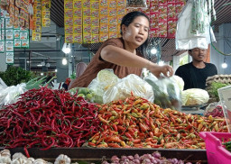 Imbas Rupiah Melemah, Harga Sejumlah Bapok di Pasar Bojonegoro Melonjak