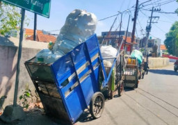 Maraknya Aktivitas Pemilahan Liar di TPS Surabaya Imbas Lonjakan Harga Plastik