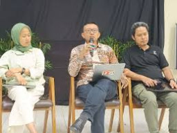 Jokowi, Dimata YLBHI dan OCCRP