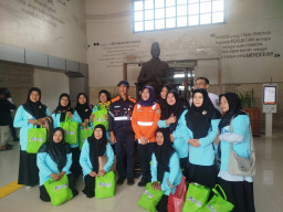 Peringati HLUN 2026, KAI Daop 7 Madiun Ajak Lansia PC Muslimat NU Kota Kediri Nikmati Bepergian dengan Kereta Api