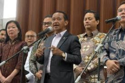 Bahlil Umumkan Harga LNG Industri Turun