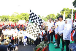 Khofifah Ajak Warga Ramaikan Jalan Sehat 1448 H, Perkuat Ukhuwah dan Budaya Hidup Sehat