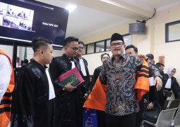 Sidang Perdana Kasus Korupsi Madiun, Maidi Berdalih CSR bukan Syarat Perizinan   ‎