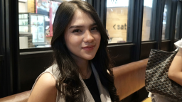 Davina Karamoy, Terseret Penipuan Umrah Hanania Travel