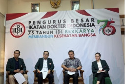 dr Ratna, Dituntut 4,5 Tahun, Kriminalisasi Terhadap Profesi Dokter