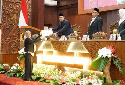 Fraksi Nasdem Soroti Tambahan jumlah Reses dan Souvenir di Raperda Hak Keuangan DPRD Jatim