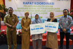 Mbak Wali Perkuat Perlindungan Pekerja Rentan Lewat Jaminan Sosial Ketenagakerjaan
