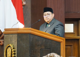 DPRD Jatim Lanjutkan Pembahasan Raperda Keuangan APBD 2025, Soroti Serapan Anggaran